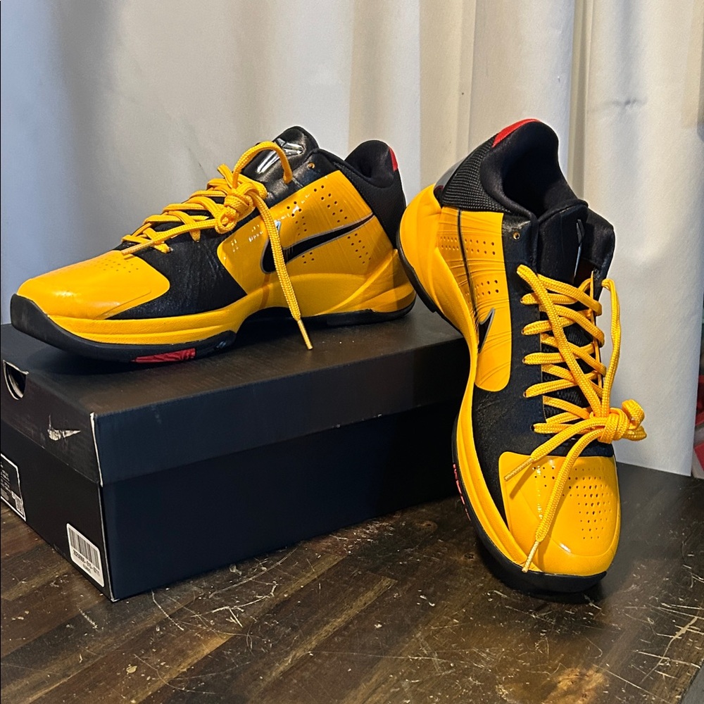 Nike Zoom Kobe 5 Bruce Lee “Rare” unworn New Size 10.5
